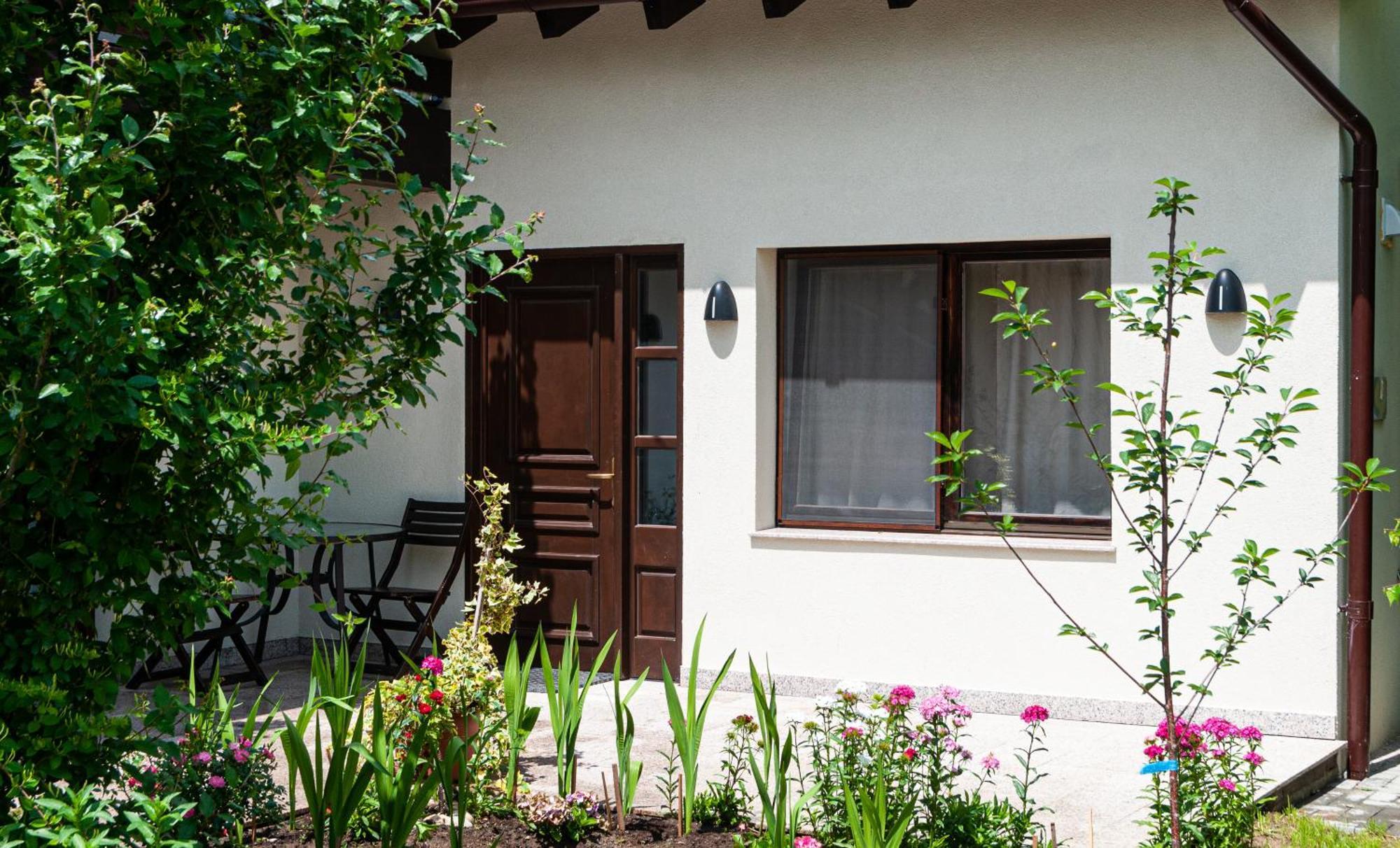 Tinamore Otopeni Exterior photo